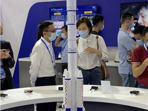 令人惊叹：SpaceX火箭在1464km/h的速度下喷出烟圈