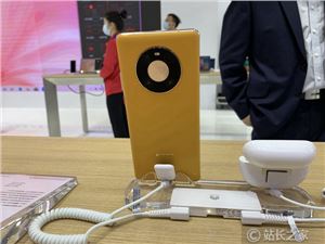华为Mate 50跑分公布：100.3万分