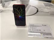 拆解发现美版iPhone 14仍有SIM卡空间：用一块塑料堵死了