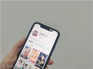 李佳琦“小号”爆了